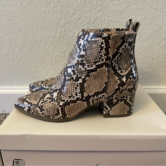 A new day Snakeskin Ankle Booties with Zipper - Picture 6 of 11